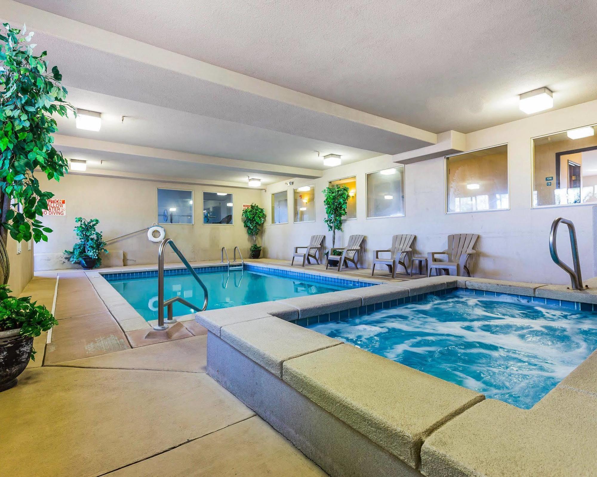 Hotel Econo &